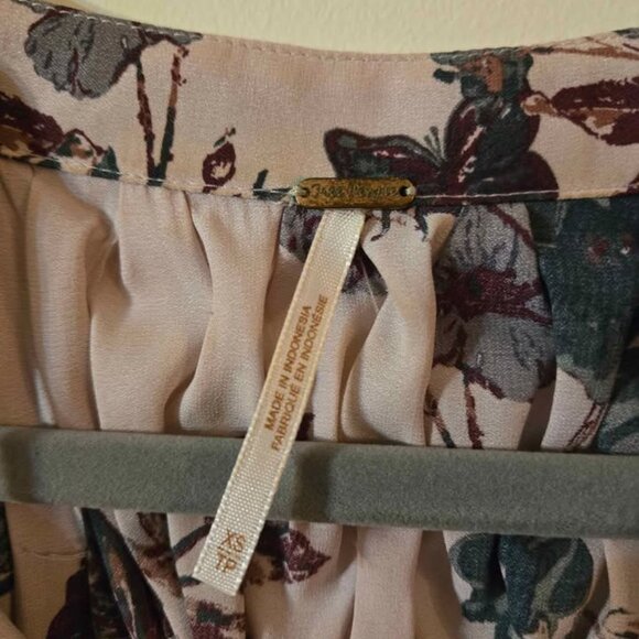 Free People 'Pebble' Crepe So Fine Smoked Tunic Top Size XS in Lavender - Picture 12 of 16